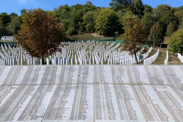 25 anni fa Srebrenica